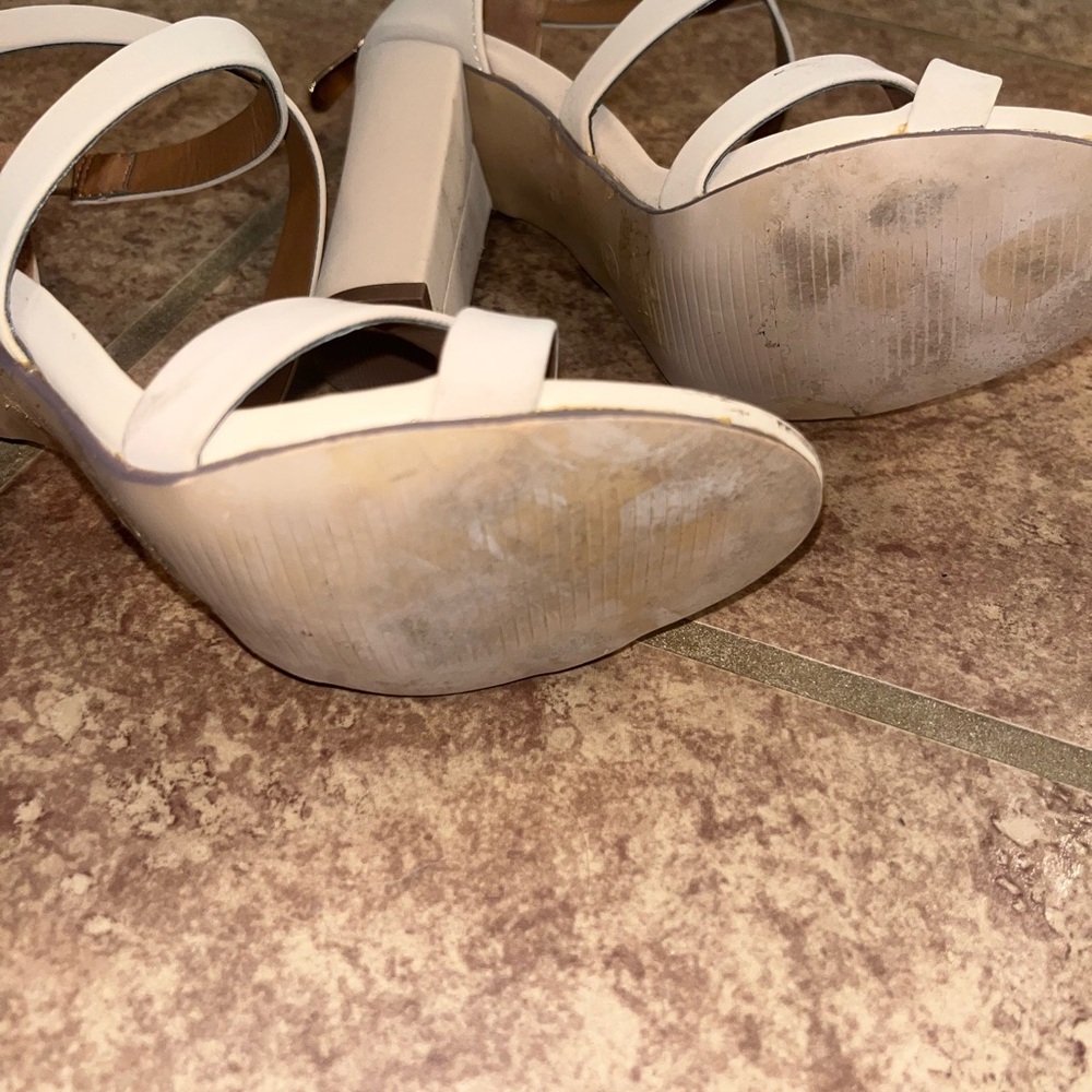 Heels - Picture 3 of 3